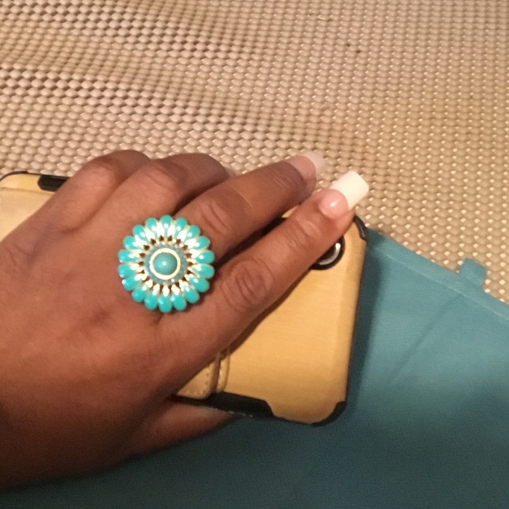 ♥️Turquoise Bursting Flower stretch ring. - Picture 4 of 6